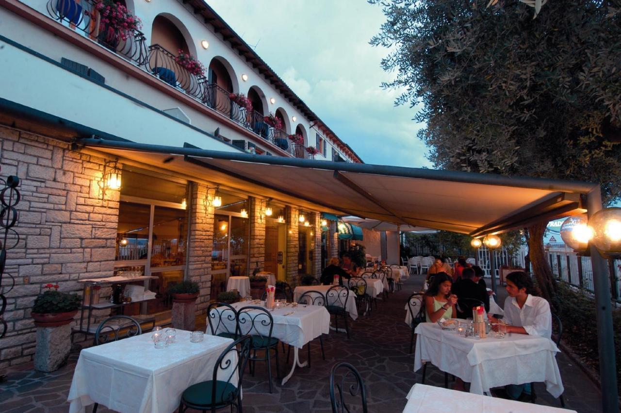 Hotel Fraderiana Торри-дель-Бенако Экстерьер фото